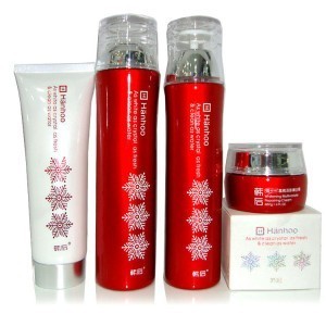 專柜批發美容化妝品工具與精細化學品 構建全方位美妝供應鏈